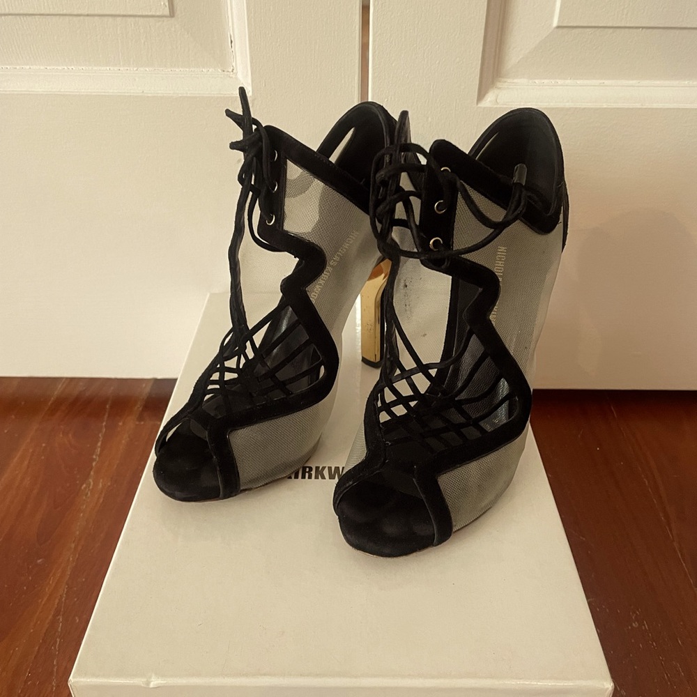 Nicholas Kirkwood black velvet and mesh lace up heels in size 35